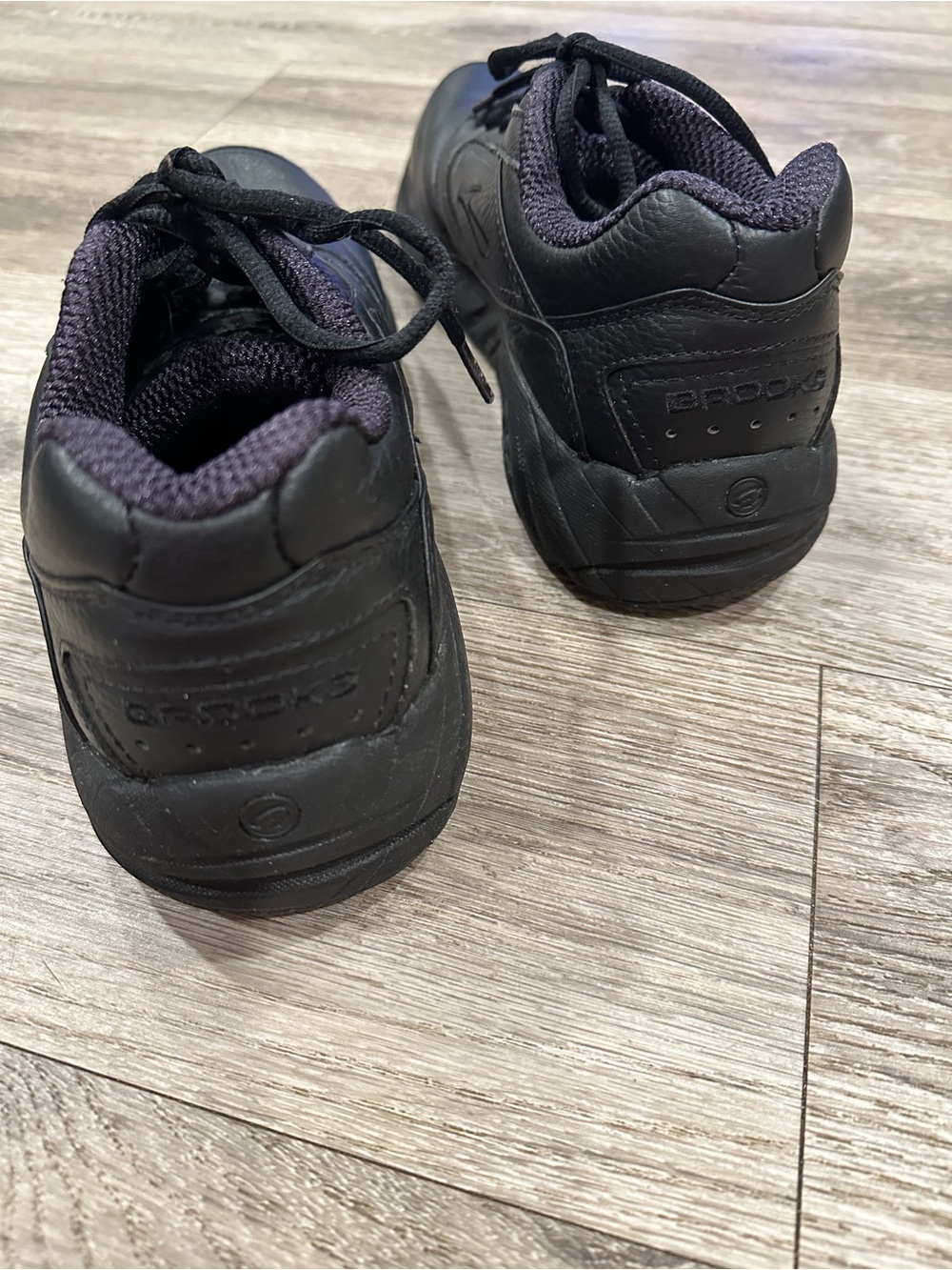 Men's Black Brooks Leather Lace-Up Comfort Sneakers- Addiction Walker style - Picture 3 of 4